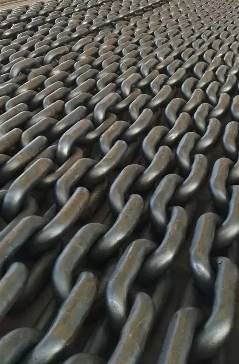 Carburized and wear-resistant chain